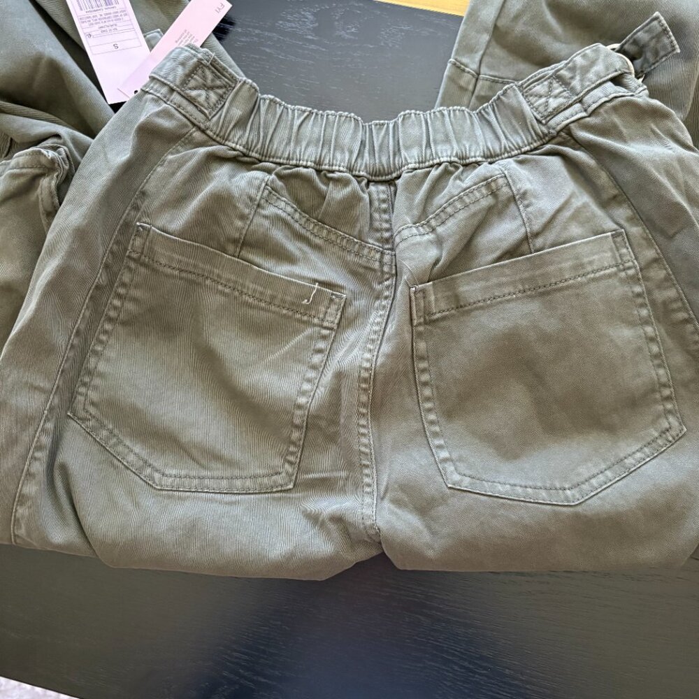 Wild Fable Wide Leg Tapered at Ankle Cargo Pants Green Size Small NWT - Picture 12 of 12